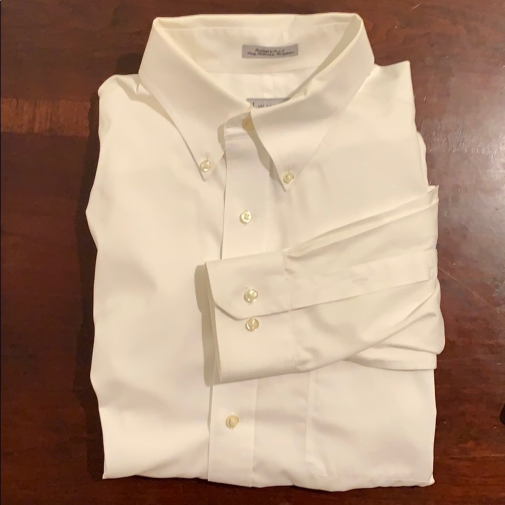 W.H Bell men’s white button down dress shirt